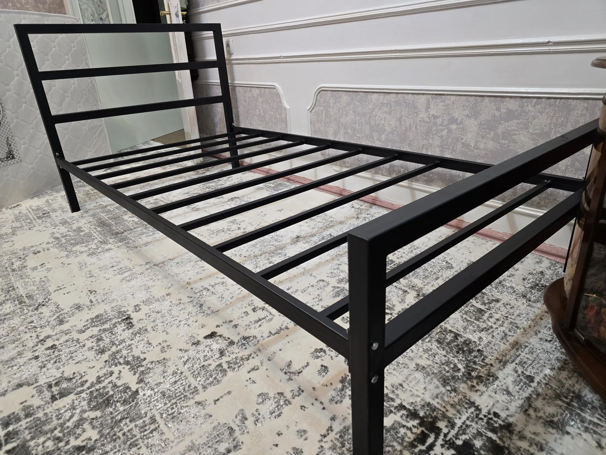 односпальная кровать